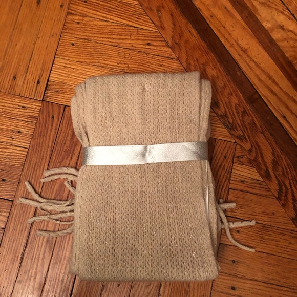 New York & Company Gloves & Scarf Set - Picture 2 of 3